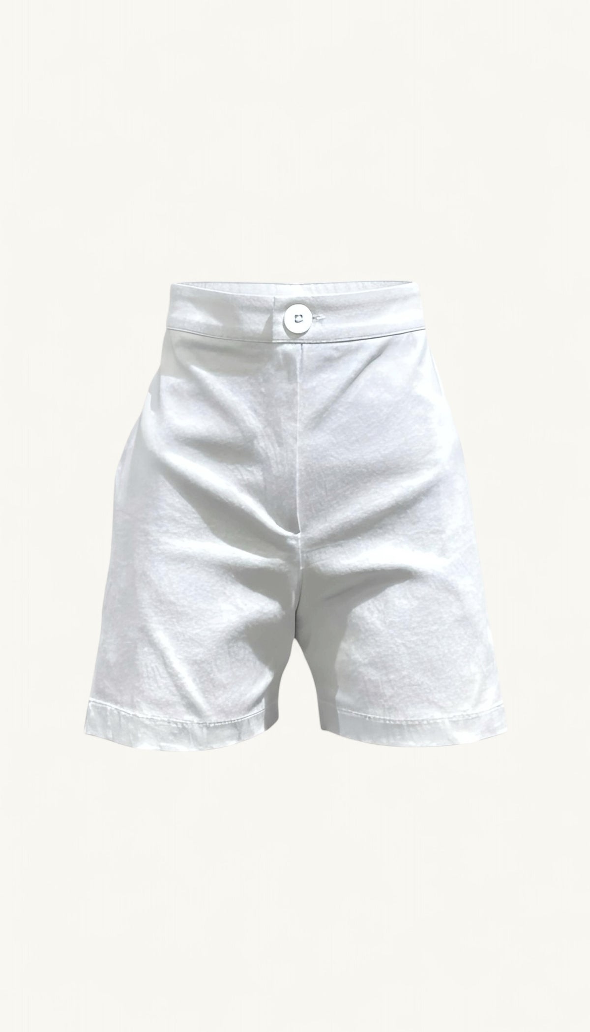 Short Dani Botón Blanco