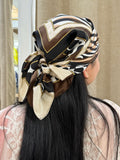 Pañoleta Bloom Animal Print Beige
