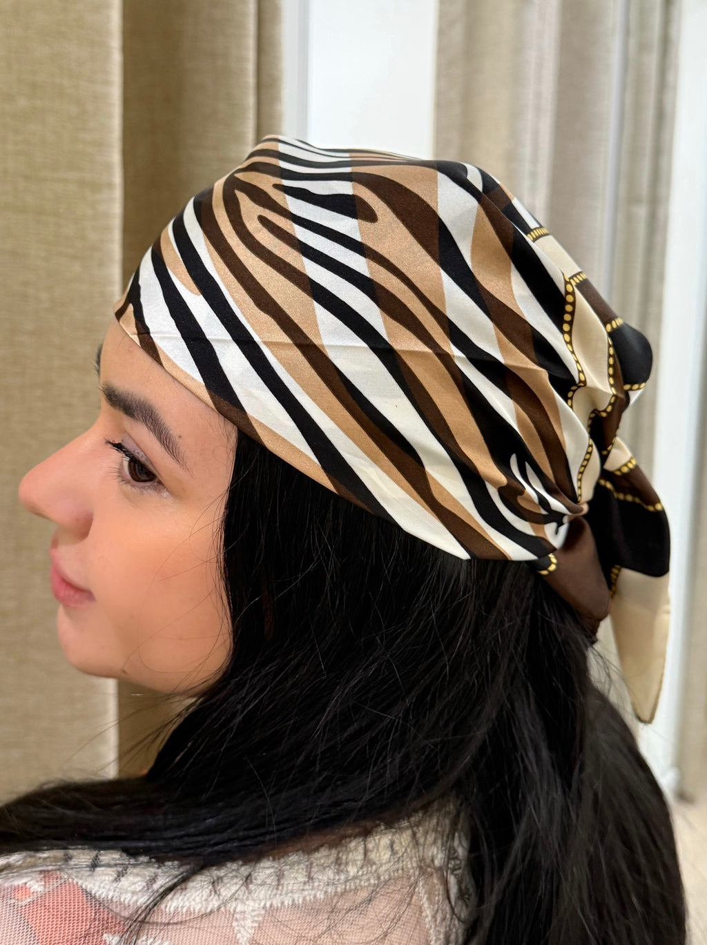 Pañoleta Bloom Animal Print Beige
